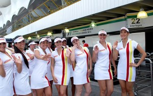 gridgirls_interlagos_marcosguerra-10_75